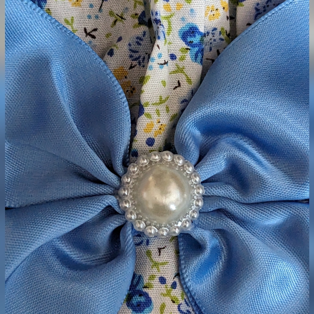 ❤️ Blue Roses Dog Dress Med NEW - Picture 2 of 5